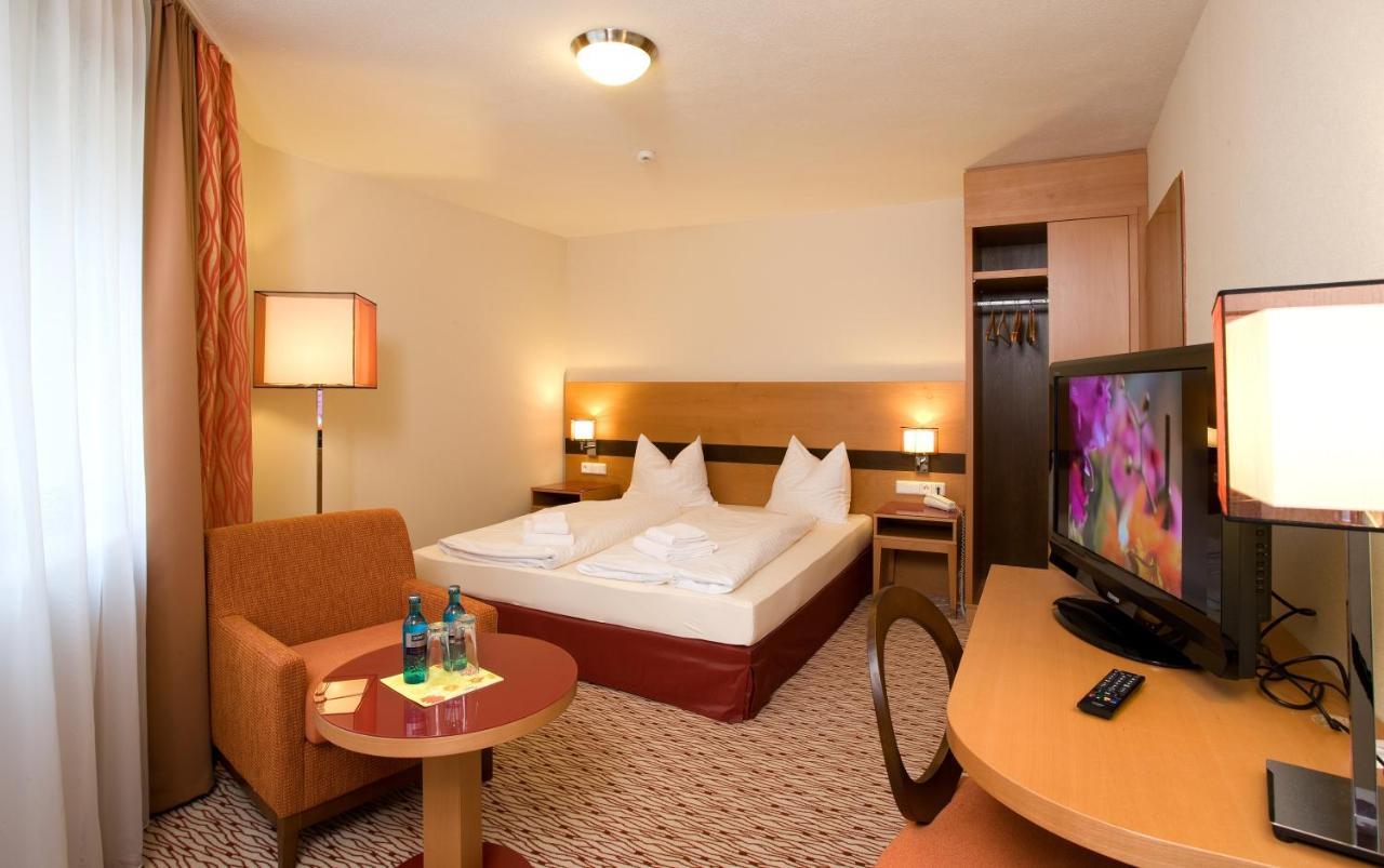 Taunustagungshotel Friedrichsdorf Zewnętrze zdjęcie
